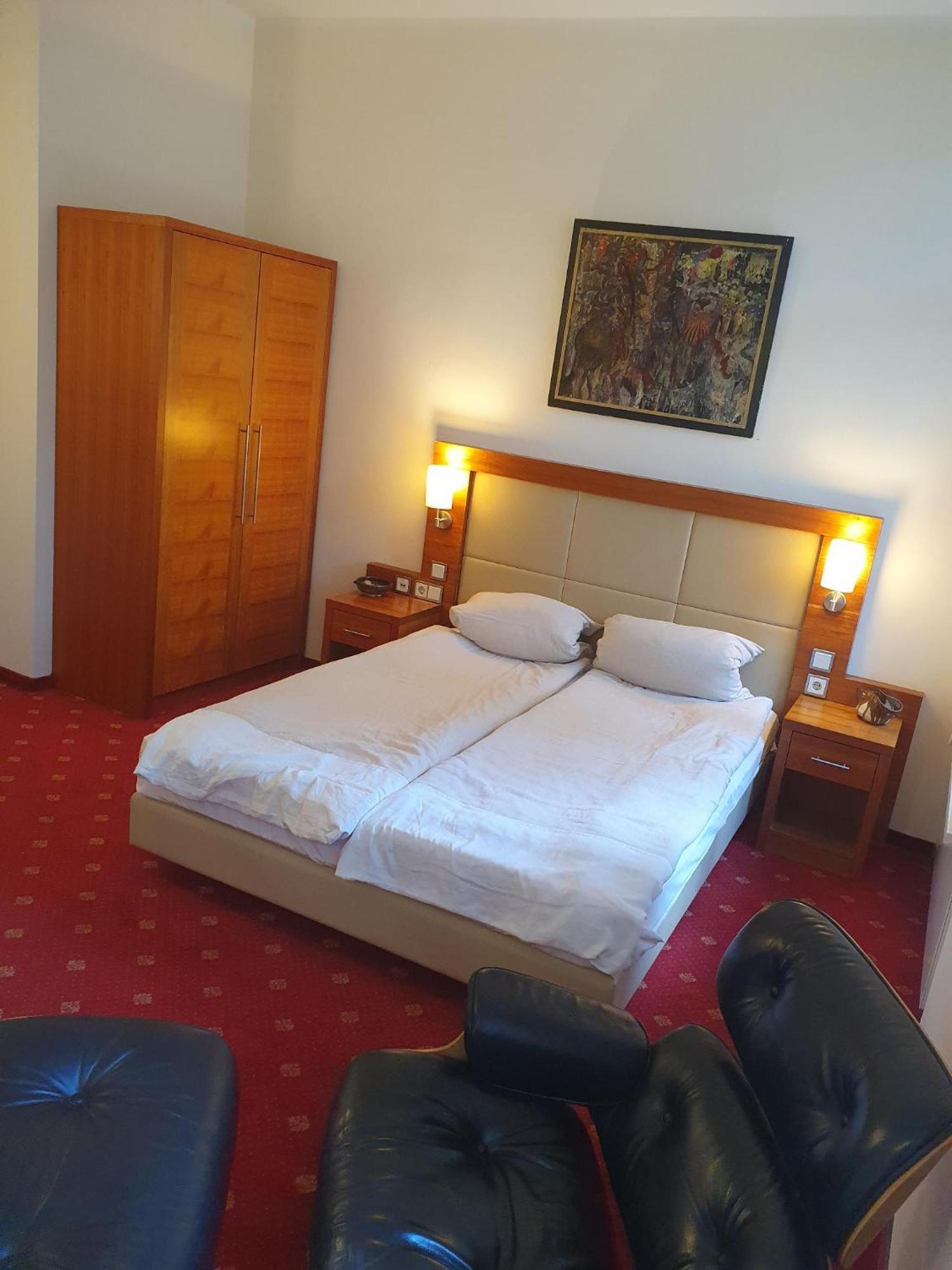 Die Villa, Zimmer 26, Dz Leverkusen Bagian luar foto