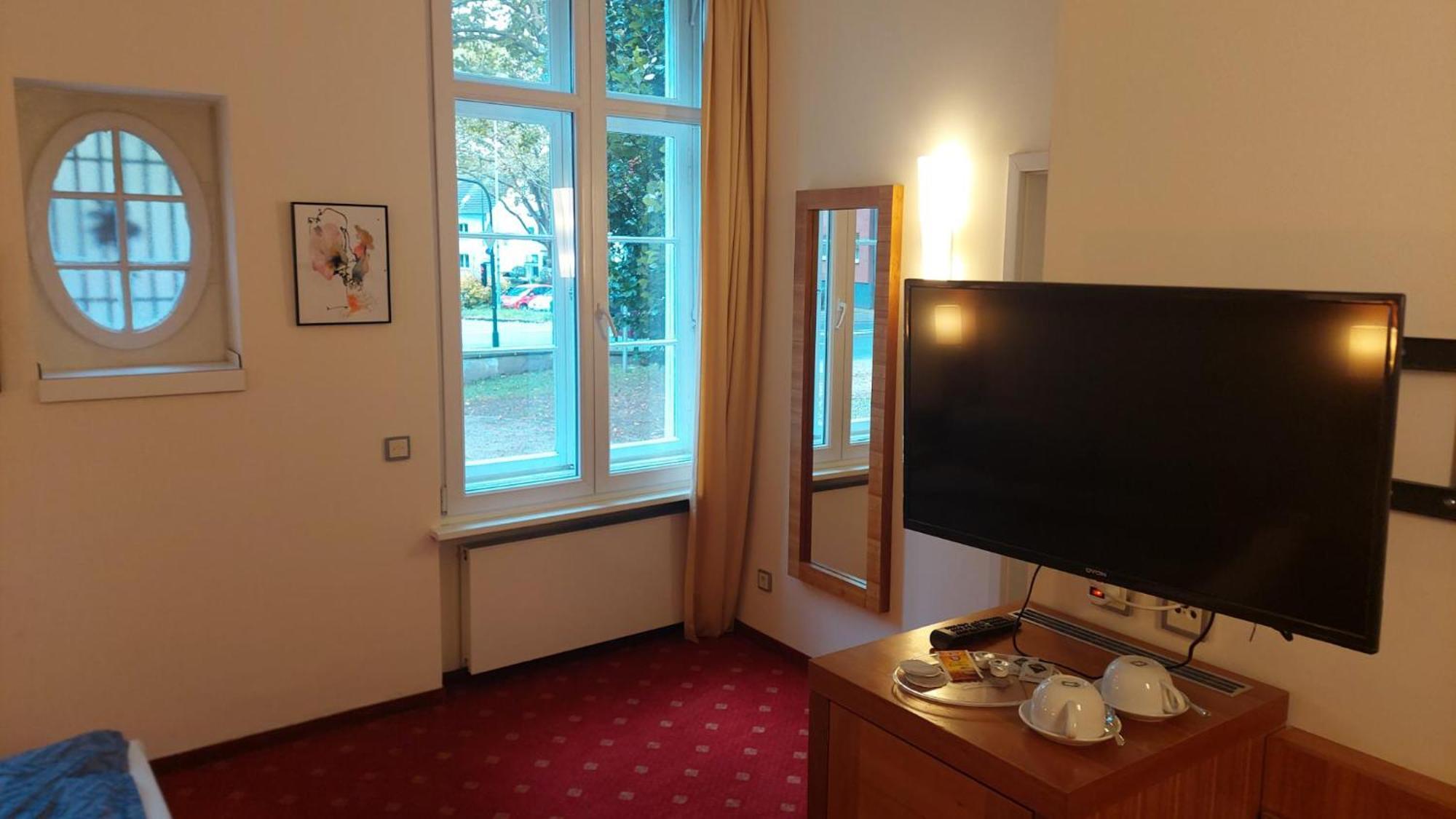 Die Villa, Zimmer 26, Dz Leverkusen Bagian luar foto