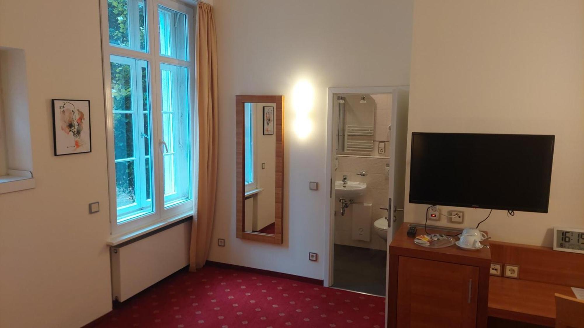 Die Villa, Zimmer 26, Dz Leverkusen Bagian luar foto