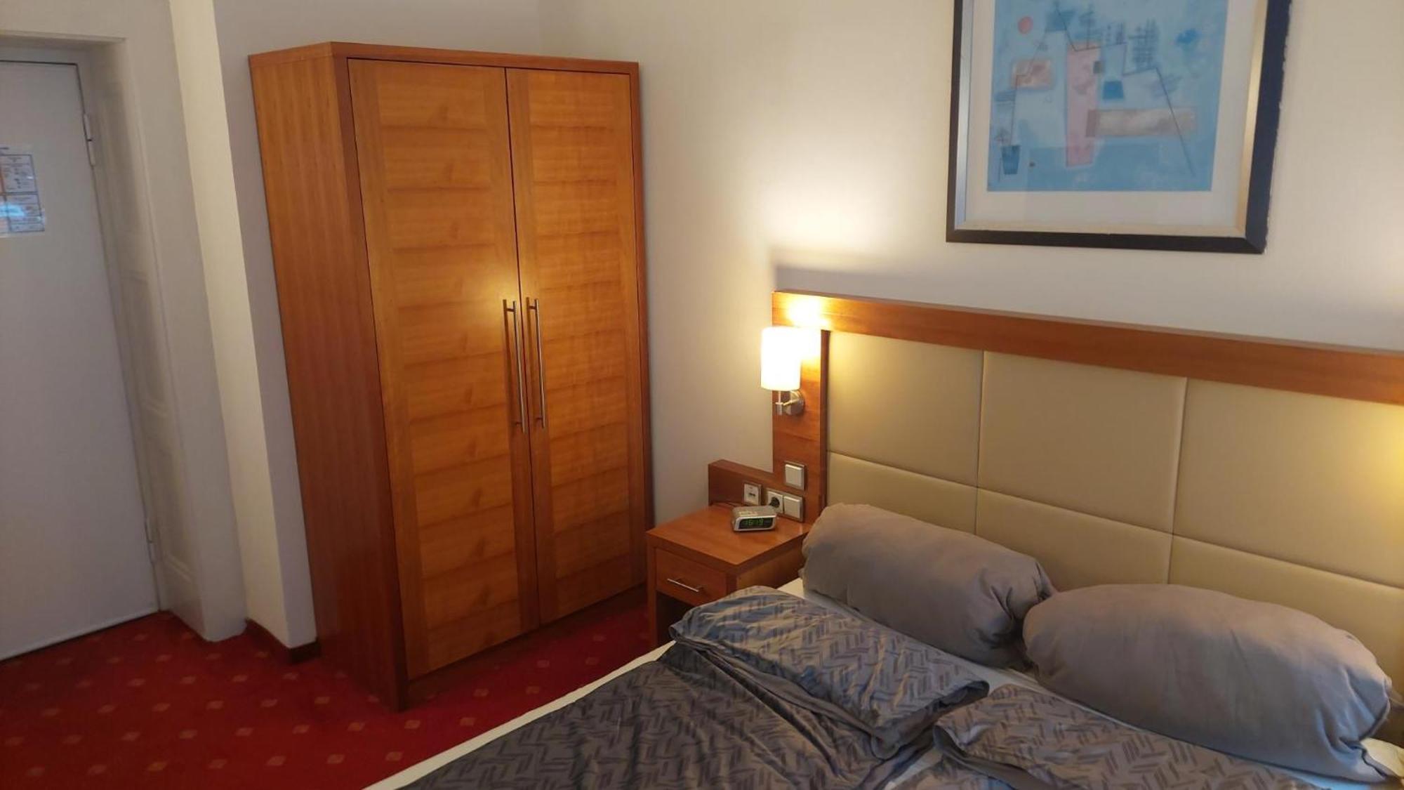 Die Villa, Zimmer 26, Dz Leverkusen Bagian luar foto
